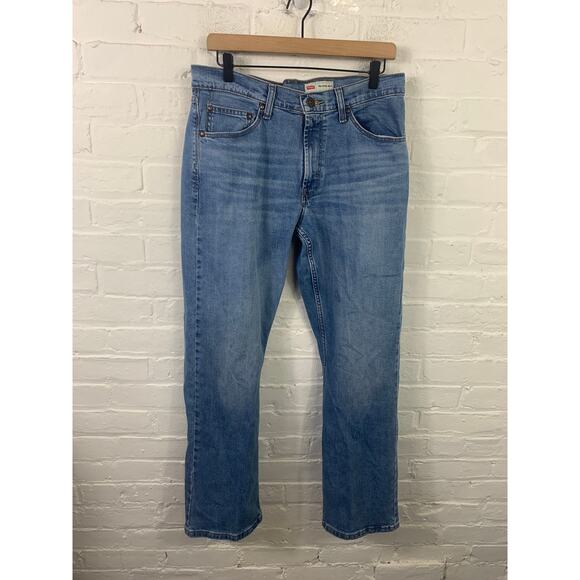 Wrangler Men's Authentics Relaxed Fit Bootcut Jeans Denim Blue Size 32/30 - Picture 2 of 7